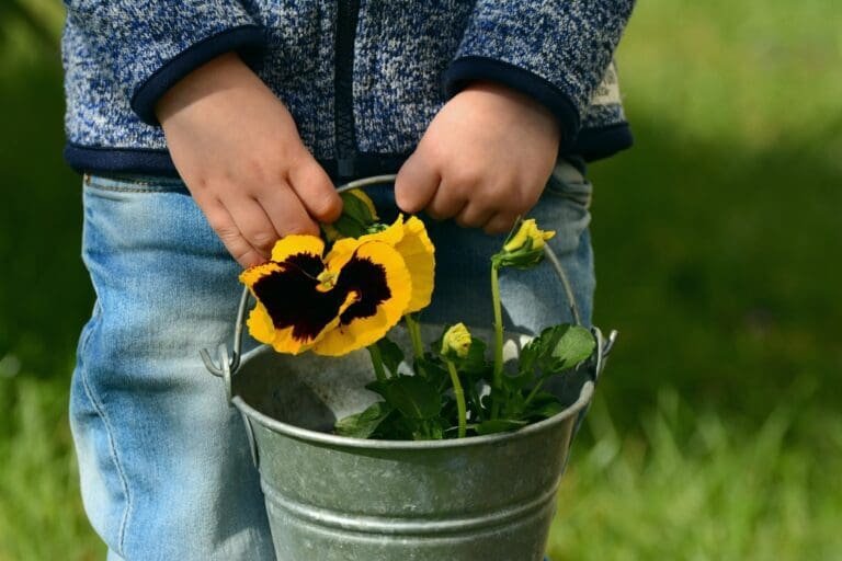 10 of the Best Plants to Grow with Children